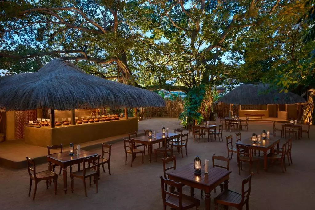 رستوران رو باز هتل سینامون گرند کلمبو